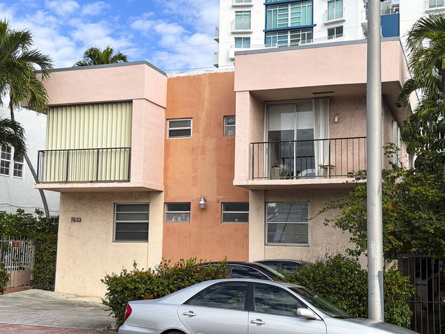 Debora Condominium photo 2